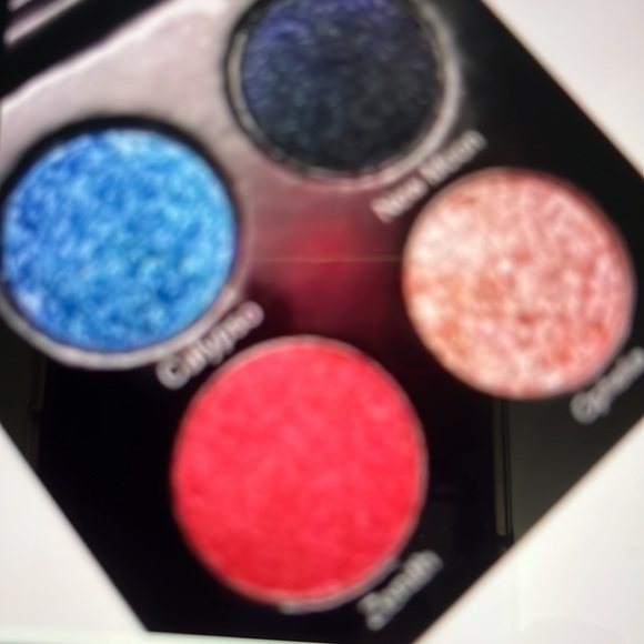 CAS Crescent moon eyeshadow quad - Picture 1 of 6